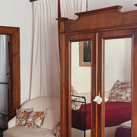Bed and Breakfast Grotto Flora De Charme 3*